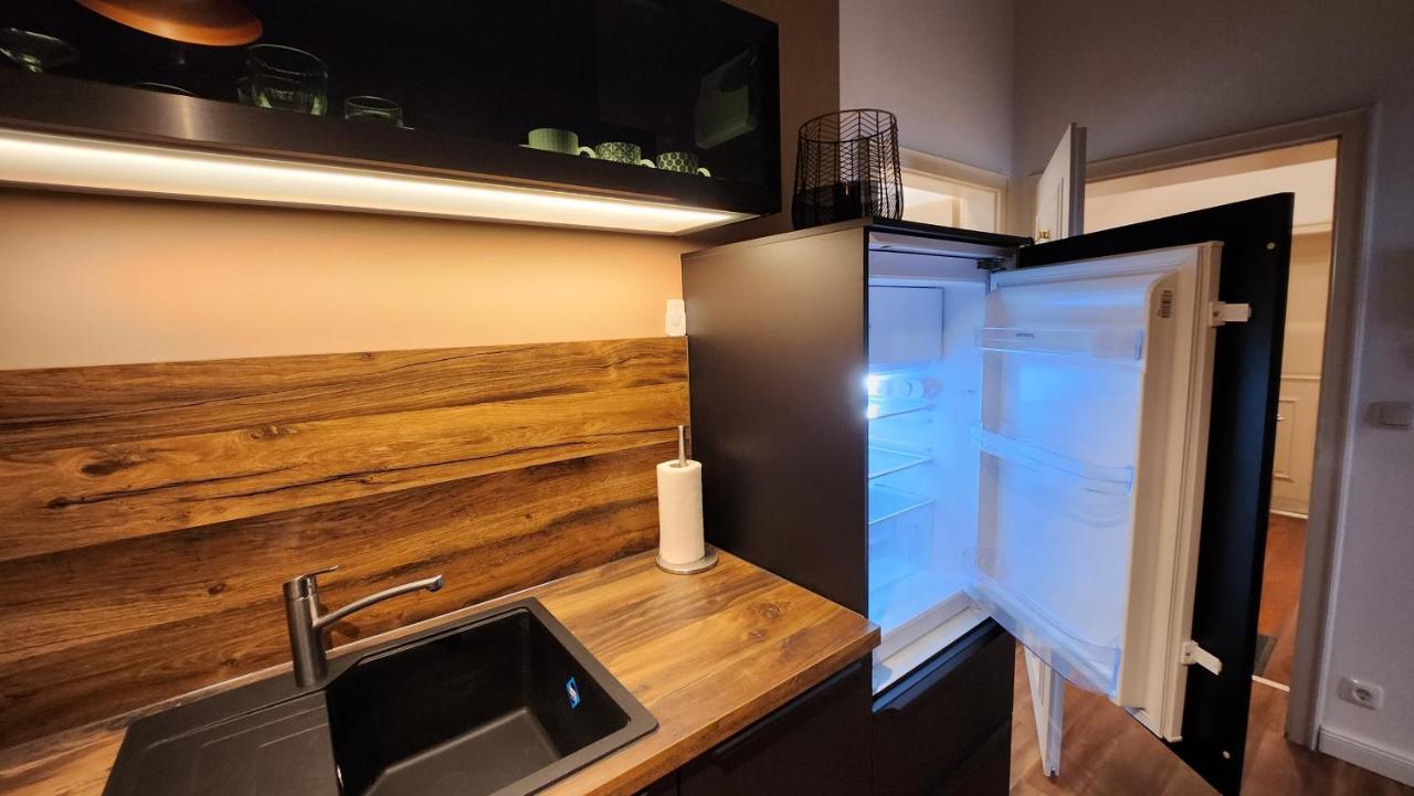 Das Ferienapartment Alexandrine Direkt Am Pfaffenteich Mit Eigenem Parkplatz Schwerin  Extérieur photo