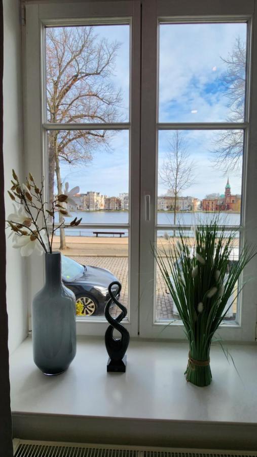 Das Ferienapartment Alexandrine Direkt Am Pfaffenteich Mit Eigenem Parkplatz Schwerin  Extérieur photo