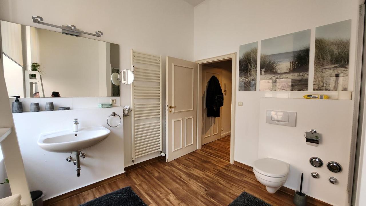 Das Ferienapartment Alexandrine Direkt Am Pfaffenteich Mit Eigenem Parkplatz Schwerin  Extérieur photo