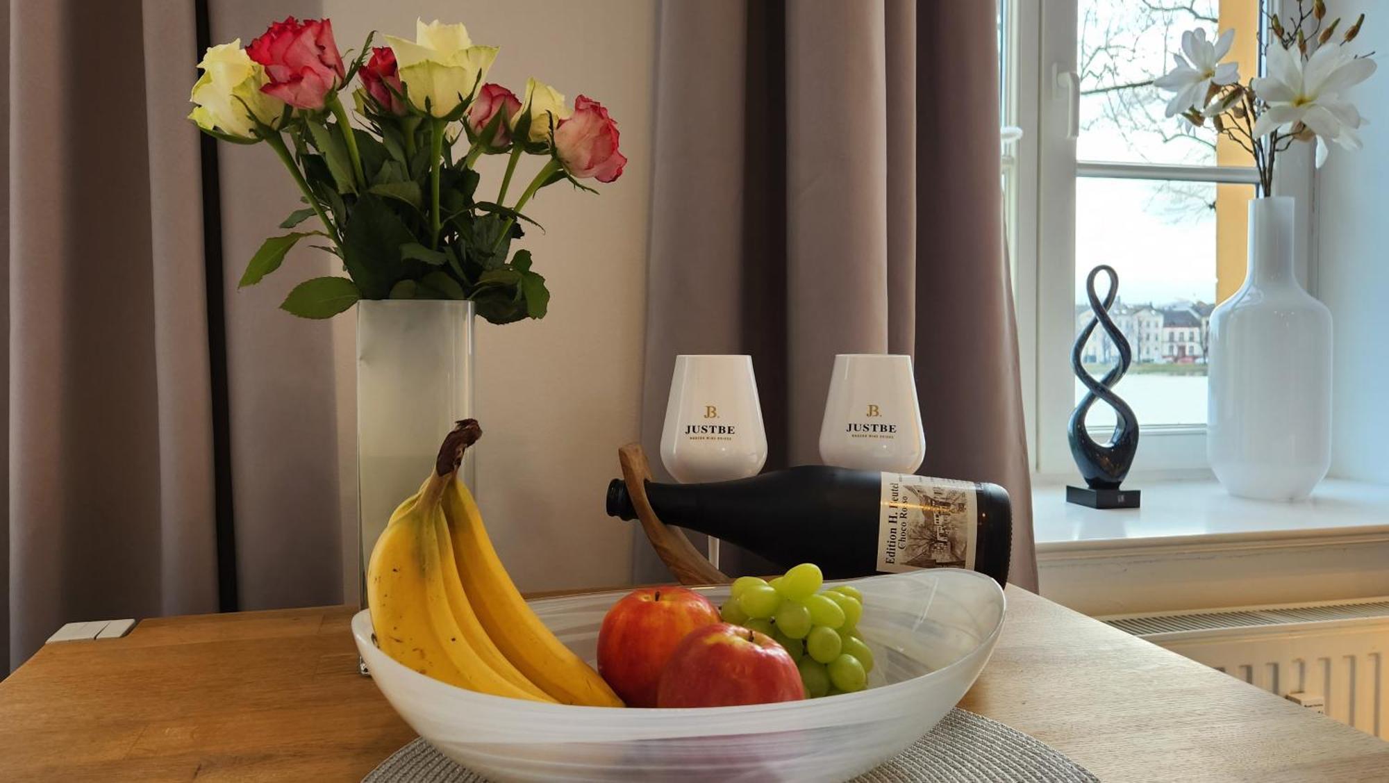 Das Ferienapartment Alexandrine Direkt Am Pfaffenteich Mit Eigenem Parkplatz Schwerin  Chambre photo